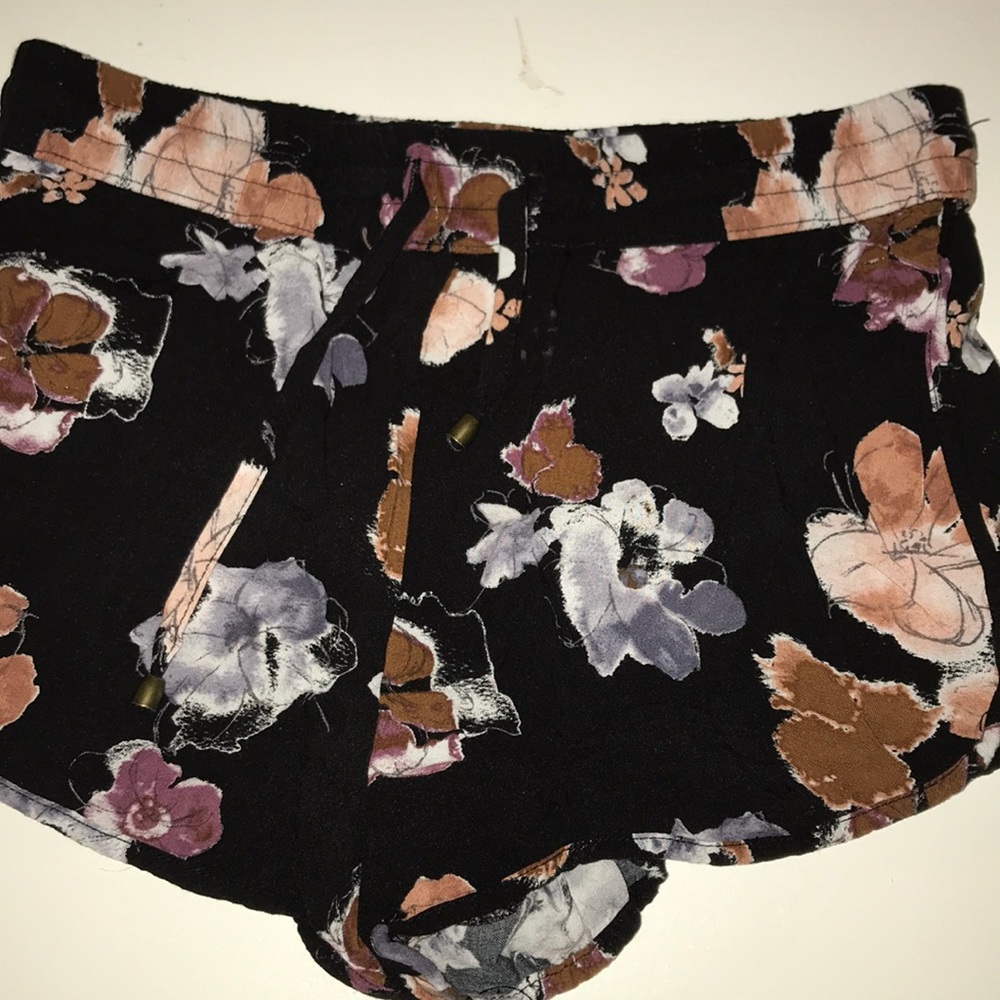 Black floral flowy shorts